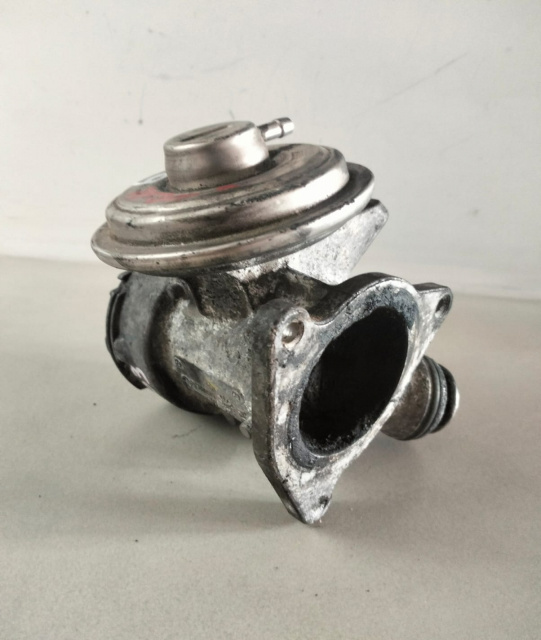 Supapa EGR Mercedes, cod A6110900754 A6110900754 Mercedes-Benz CLK-Class C208 [1997 - 1999]