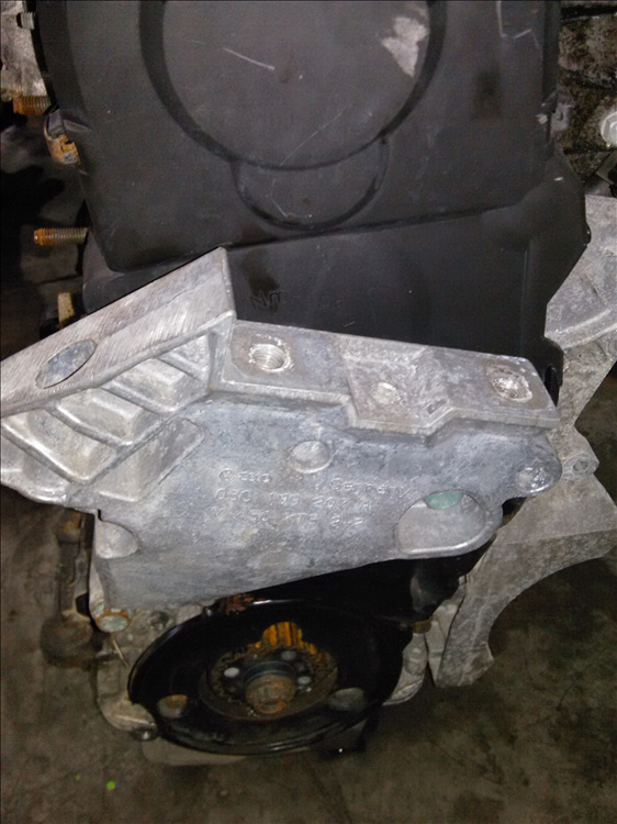 Suport motor VW TOURAN 1.9 TDI an fabr.2006