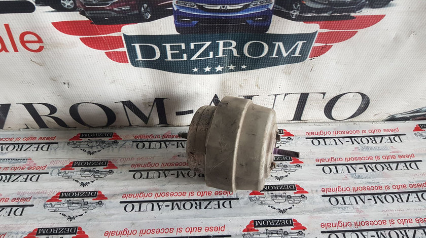 Suport / Tampon motor dreapta Audi A4 B7 1.9 TDi 115 cai motor BKE cod piesa : 8E0199382AG