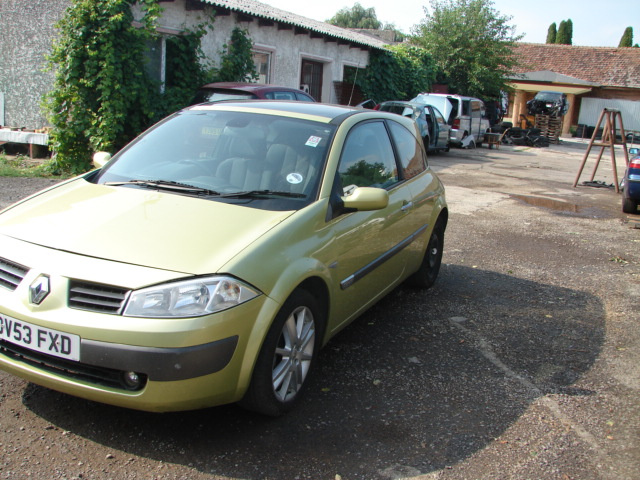 Switch pedala verde Renault Megane 2 [2002 - 2006] Hatchback 3-usi 1.9 dCi MT (120 hp) II (BM0/1_ CM0/1_)