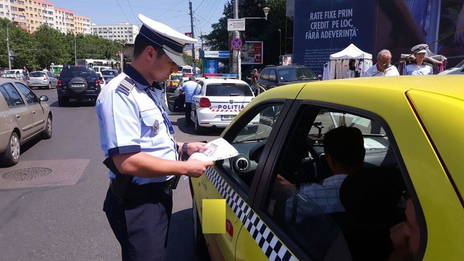 Taximetristii au fost 'periati' de Politia Rutiera si s-au ales cu permise  suspendate