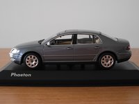 Click image for larger version

Name:	MINICHAMPS VW PHAETON 1.JPG
Views:	34
Size:	379.9 KB
ID:	2140383