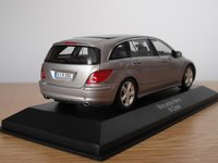 Click image for larger version

Name:	MINICHAMPS MERCEDES R-CLASS 3.JPG
Views:	33
Size:	408.8 KB
ID:	2112974