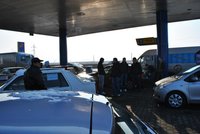 Click image for larger version

Name:	protest-scumpire-benzina-petrom-ploiesti-13.jpg
Views:	58
Size:	101.2 KB
ID:	1801097