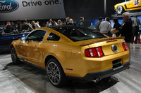 Click image for larger version

Name:	2010mustangintrolive_30.jpg
Views:	232
Size:	276.8 KB
ID:	704779