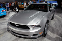 Click image for larger version

Name:	2010mustangintrolive_25.jpg
Views:	207
Size:	259.7 KB
ID:	704774