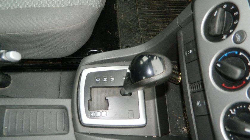 Timonerie Ford Focus 1.6Tdci automat model 2005