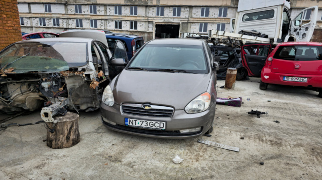 Torpedou Hyundai Accent 2010 berlina 1.4 benzina G4EE