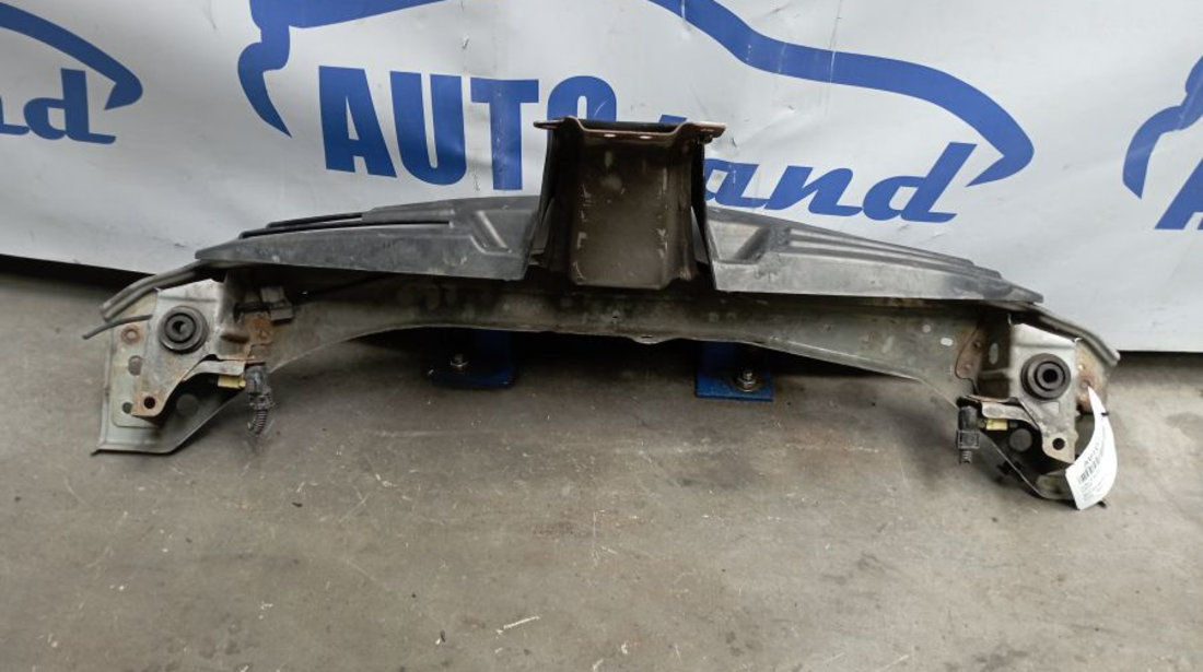 Trager Calandru Panou Fata 2.0 Diesel cu Intaritura si Intercooler Mitsubishi OUTLANDER 2003