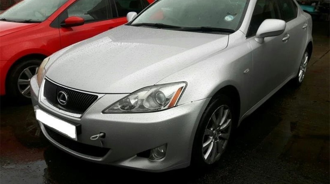 Trager Lexus IS 2006 Berlina 2.2