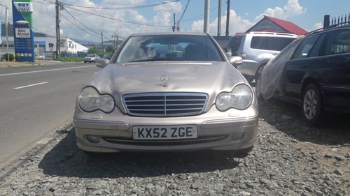 Trager Mercedes C-CLASS W203 2002 Hatchback 2.0 i