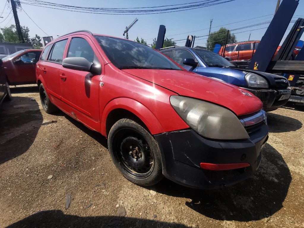 TRAGER OPEL ASTRA H Break 2005