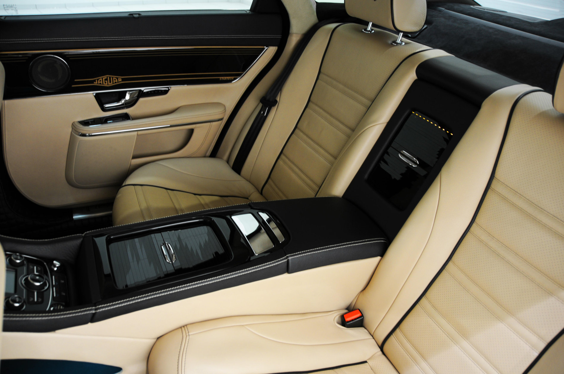 Poze Masini Noi - Tuning Interior: Jaguar XJ by Startech - 299688