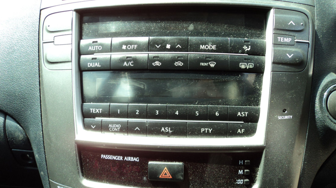 Unitate Panou Buton Butoane Comanda AC Clima Climatronic si Comenzi Radio CD Player Lexus IS 220D 2005 - 2010