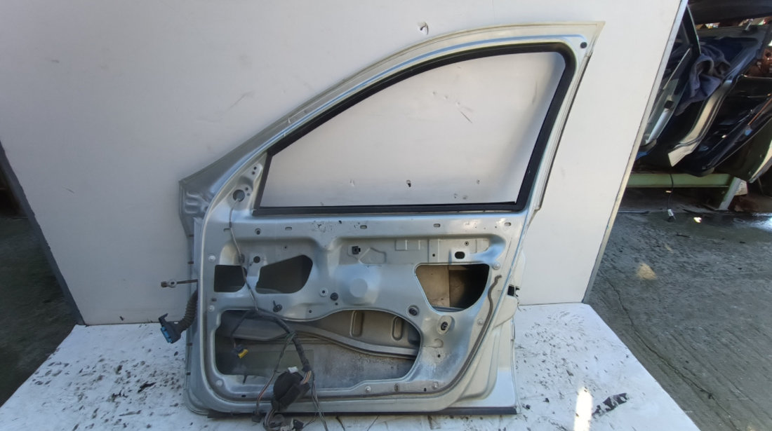 Usa / Portiera Gri,fata,dreapta Renault LAGUNA 2 2001 - 2007