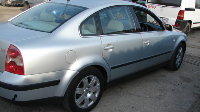 Usa spate dreapta Volkswagen VW Passat B5.5 [facelift] [2000 - 2005] Sedan 1.9 TDI 6MT (131 hp) (3B3)