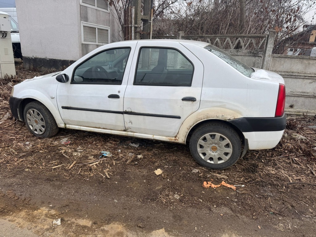 Usa stânga fata Dacia Logan