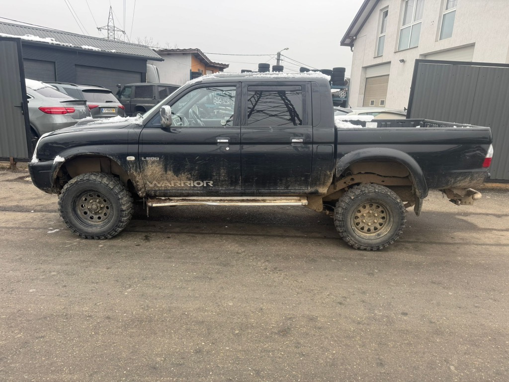 Usa stânga spate Mitsubishi L200