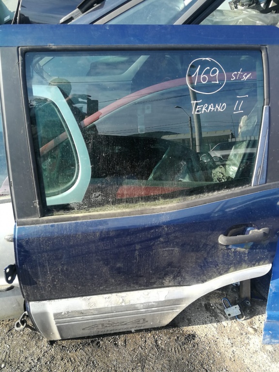 Usa stanga spate Nissan Terrano2 cod 169