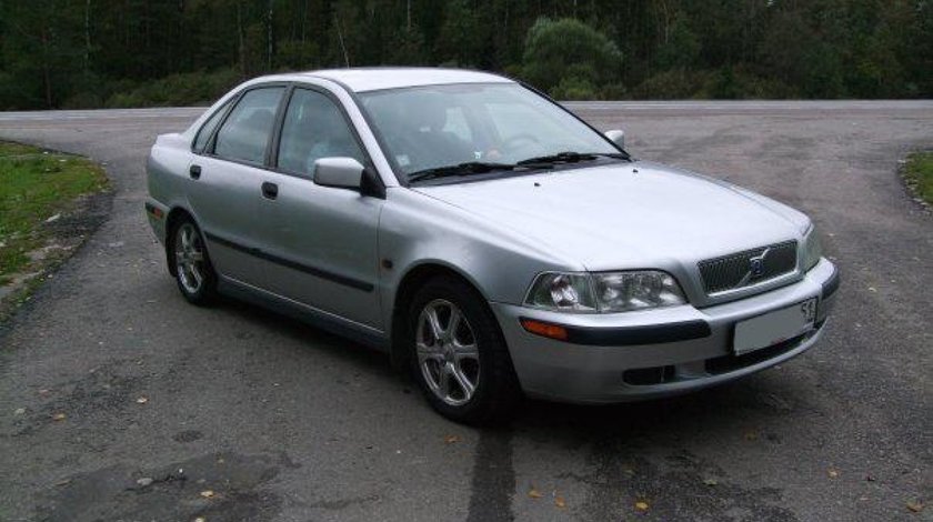 vand oglinzi volvo s40 2.0 turbo benzina din 2000