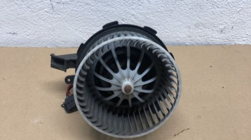 Ventilator habitaclu Audi A4 B8 sedan 2010 (cod intern: 12329)