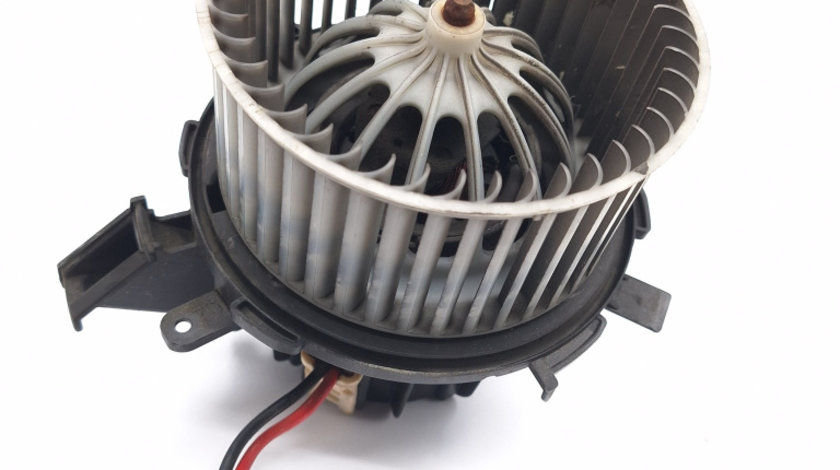 Ventilator Habitaclu / Ventilator Aeroterma Audi A4 B8 (8K) 2007 - 2015 Motorina 8K1820021, 8K1 820 021