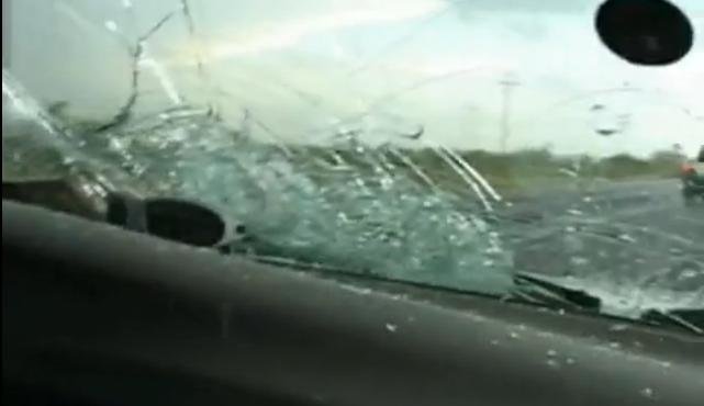 Video: O furtuna cu grindina distruge complet o masina
