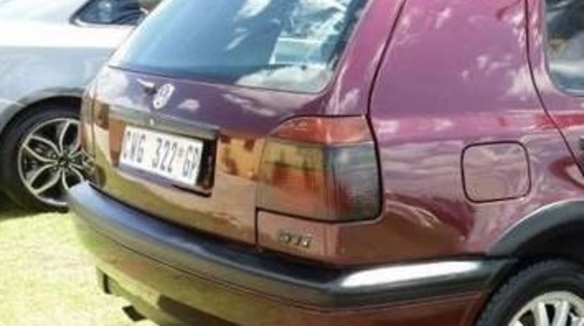 Volkswagen Golf 1.8 din 1995 dezmembrez